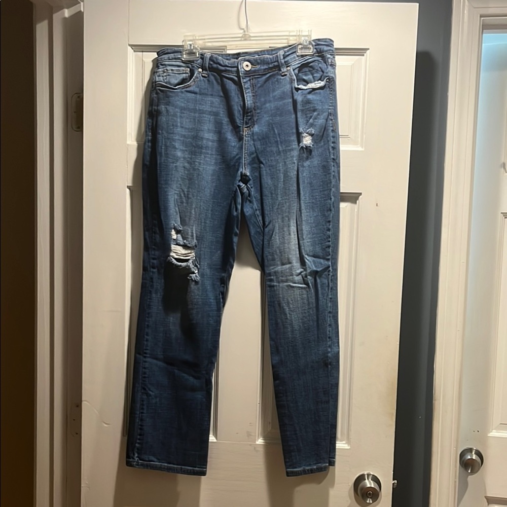INC Straight Leg, Distressed jean, frayed leg with patterned inner pockets